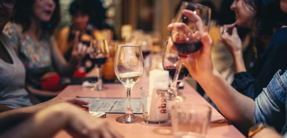 people-drinking-wine