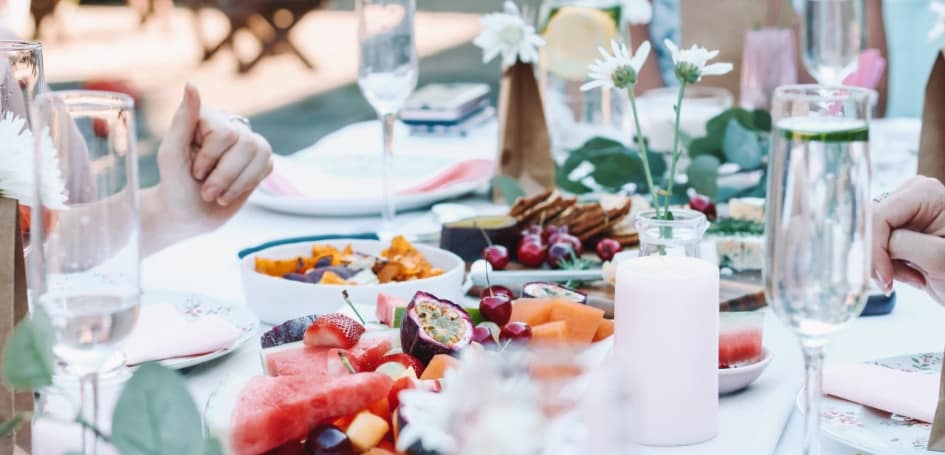 christmas-lunch-table